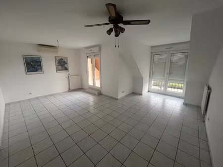 location appartement 3 pièces 78 m² à chevigny-saint-sauveur (21800)  800 €