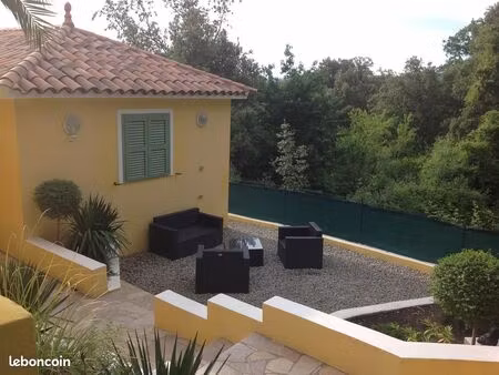 corte t3 climatisé avec jardin