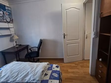 studio meublé de 12m2  600euros/mois 