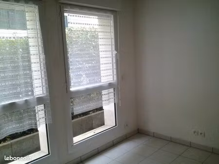 studio bordeaux bastide libre au 1er mai