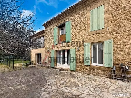 mas 5 pièces 210 m²