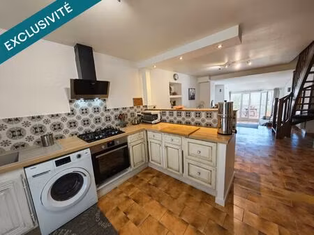 maison de village avec 2 logements t2  terrasse et stationnement