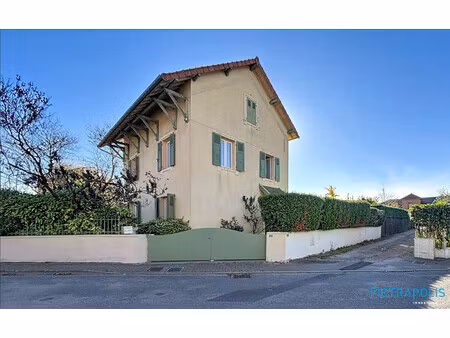 maison de ville 3 chambres  terrain 796 m²