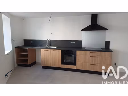 location maison 1 pièce 75 m² à mauges-sur-loire (49620)  750 €