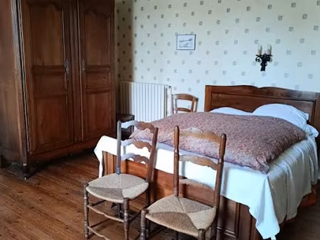 location meublée maison 4 pièces 110 m² à châteauneuf-sur-charente (16120)  1 000 €