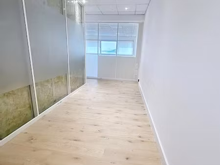 location locaux professionnels 7 pièces 135 m² à mouans-sartoux (06370)  1 850 €
