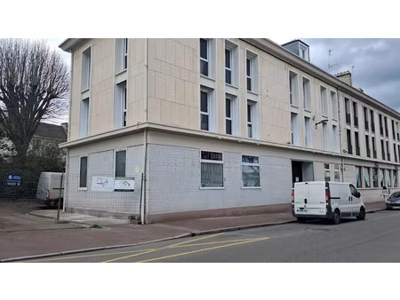 location locaux professionnels 170 m² à louviers (27400)  2 000 €