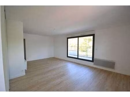 location appartement 3 pièces à nantes hippodrome (44000) : à louer 3 pièces / 72m² nantes