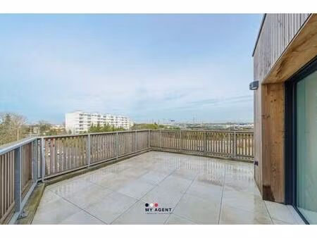 t4 avec grande terrasse 35m2 – dernier étage