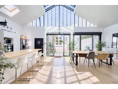 maison - loft suresnes / 8-9 pièces 208 m²