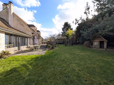 maison familiale à grosrouvre avec sous-sol et dépendance