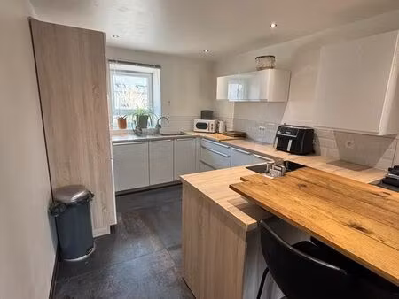 appartement t4 en triplex avec balcon et parking