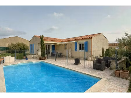 maison plain-pied 4 pièces à moussoulens avec piscine  terrain clos de 624 m² et garage