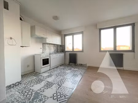 studio a louer + cave a crepy en valois