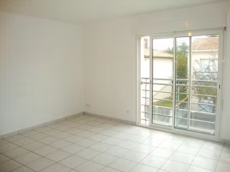 appartement t2 avec place parking - la rochelle canal rompsay