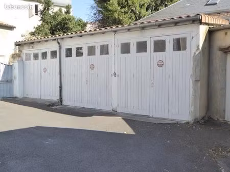 parking/box 13 m² poitiers