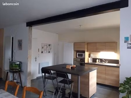 maison renovée en impasse à louer