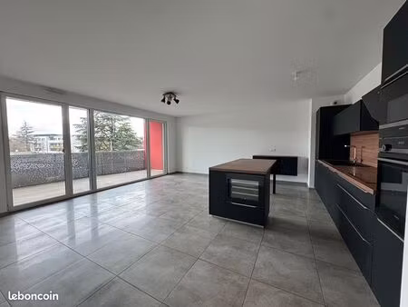 appartement 3 pièces 80 m²