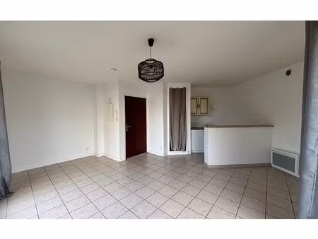 location appartement  m² t-2 à orléans  630 €