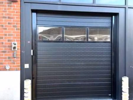 bureau 257m2 très agréable + espace de stockage 100m2 + 8p