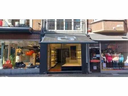 surface commerciale ( 100 m²) en plein centre de wavre