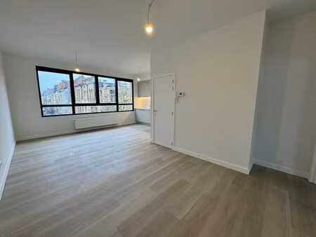 volledig gerenoveerd appartement te huur - éénslaapkamer