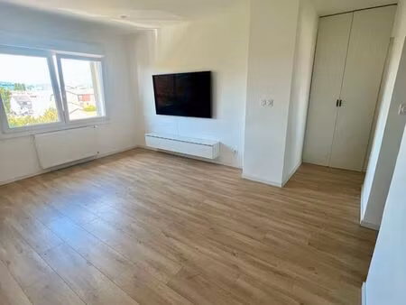 appartement f2 43m² balcon + cave