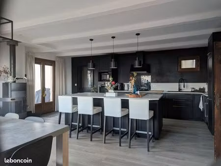 maison familiale lumineuse en pleine nature – 147 m² – piscine – carport pour 4 vl- calme 