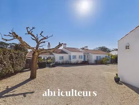 maison familiale de 200 m² - 9 pièces - jardin et terrasses - noirmoutier-en-l’île