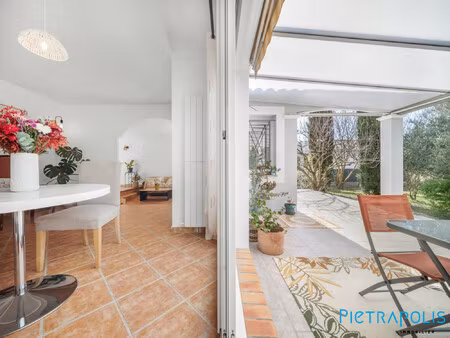 saint-hilaire-de-beauvoir: sur une parcelle de 1 300m²  villa p