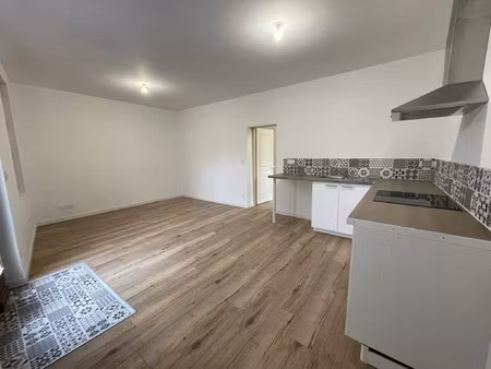location appartement 3 pièces 58 m² à saint-denis-de-pile (33910)