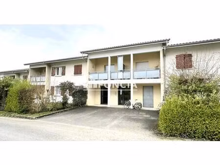 charmant t1 en rez-de-chaussée avec terrasse et jardin privatif