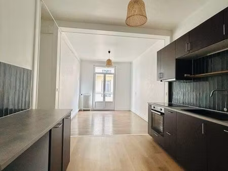 appartement t2 de 46m2 hyper centre