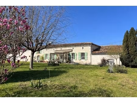 longère charentaise de 131 m² avec dépendance et hangar - fort potentiel - vanzac (17)