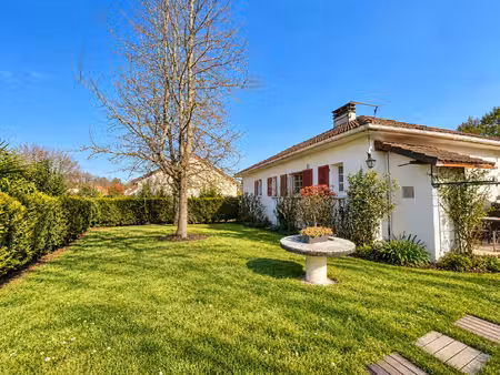 maison de plain-pied à rénover 72 m2 sur 1 100 m2 de terra