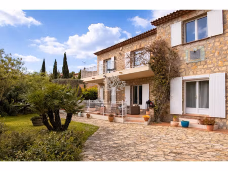 a vendre proche centre ville sanary villa t7 averc 5 chambre