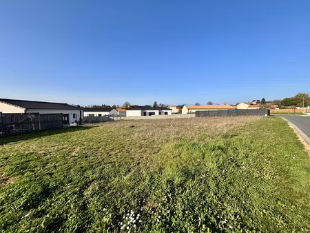 terrain viabilisé de 730 m2