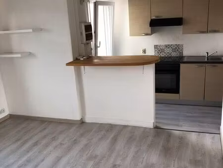 t2 34 m2 proche lycées étudiants