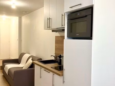petit appartement meublé tout équipé en plein centre de st genis laval et au pied des comm