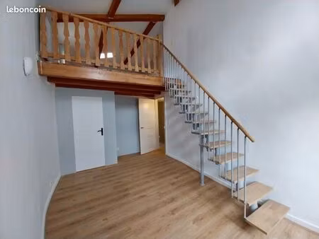 maison de ville triplex /2 ch/sury le comtal