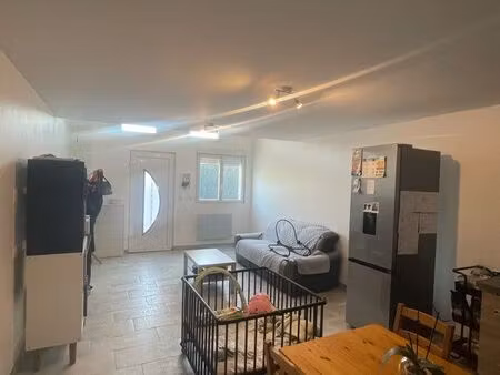 pavillon maison f4 t4 cours privative en 50 m² et parking juste devant