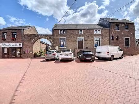 maison de caractère avec caves aménagées.