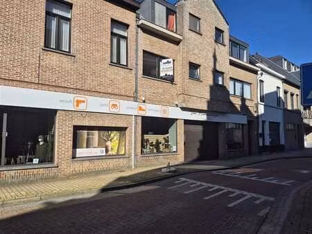 zeer centraal gelegen appartement met terras.