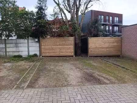 parkeerplaats in een afgeslote parkeerzone
