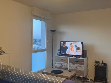 à vendre charmant studio avec superbe vue - 91000 évry