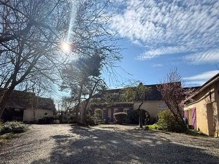 ancienne ferme rénovée à proximité de mamers 10 pièce(s) 230 m2
