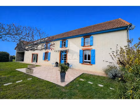 corp de ferme proche de vic-en-bigorre