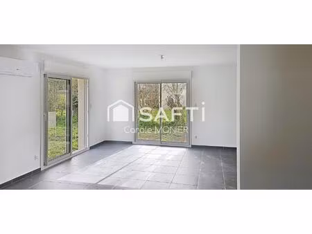 maison récente  très belles prestations  lumineuse et idéalement située.