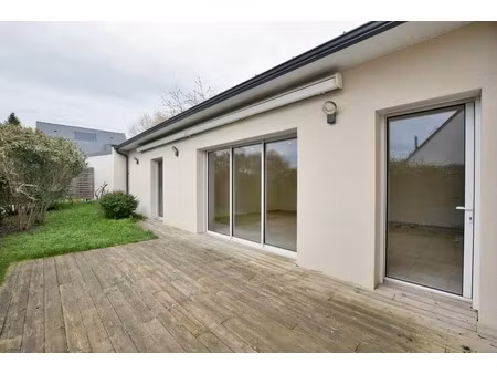 maison récente de plain pied  avrillé centre-ville !