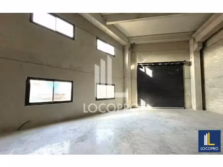 a louer - local d'activite - 211 m2 - montauroux